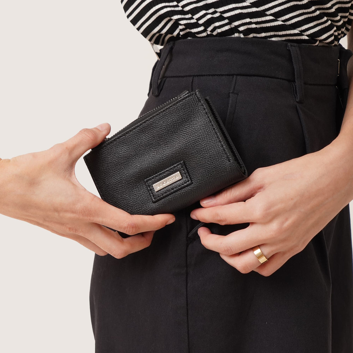 983584-Black (4).jpg