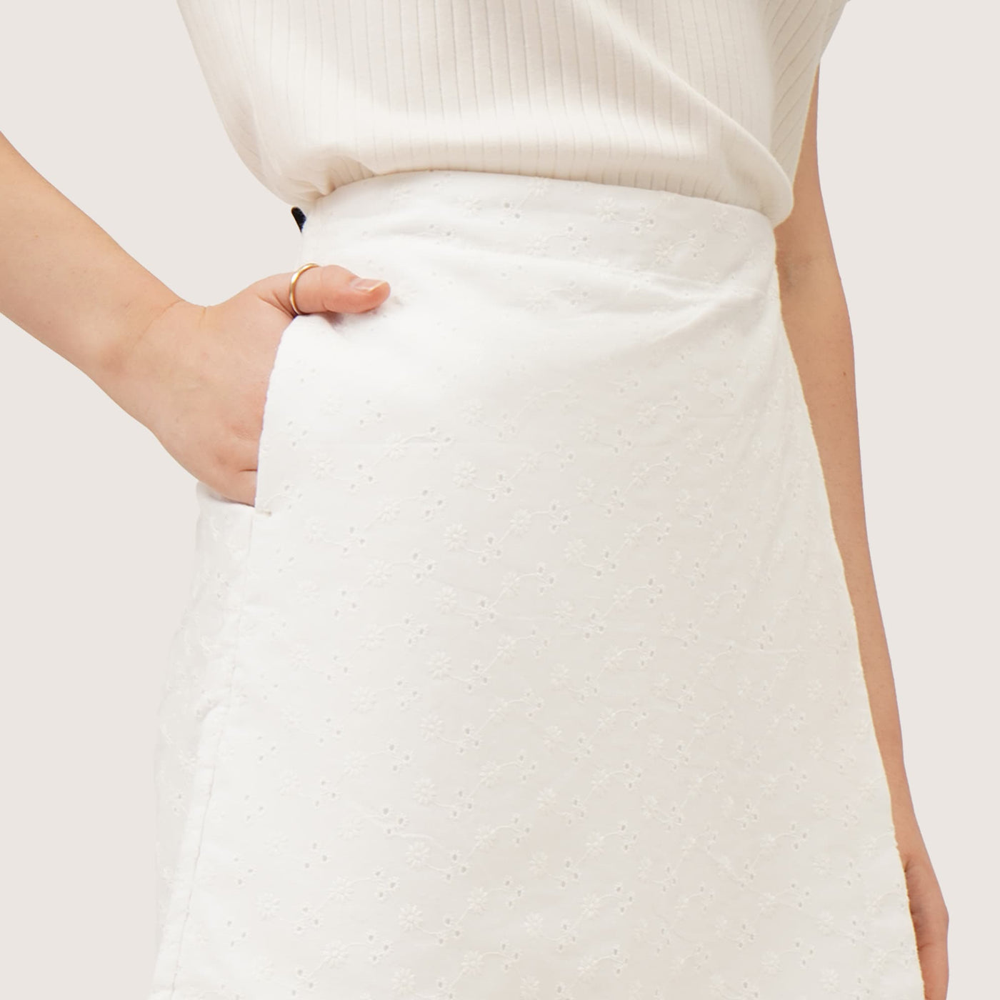 984826-White (5).jpg