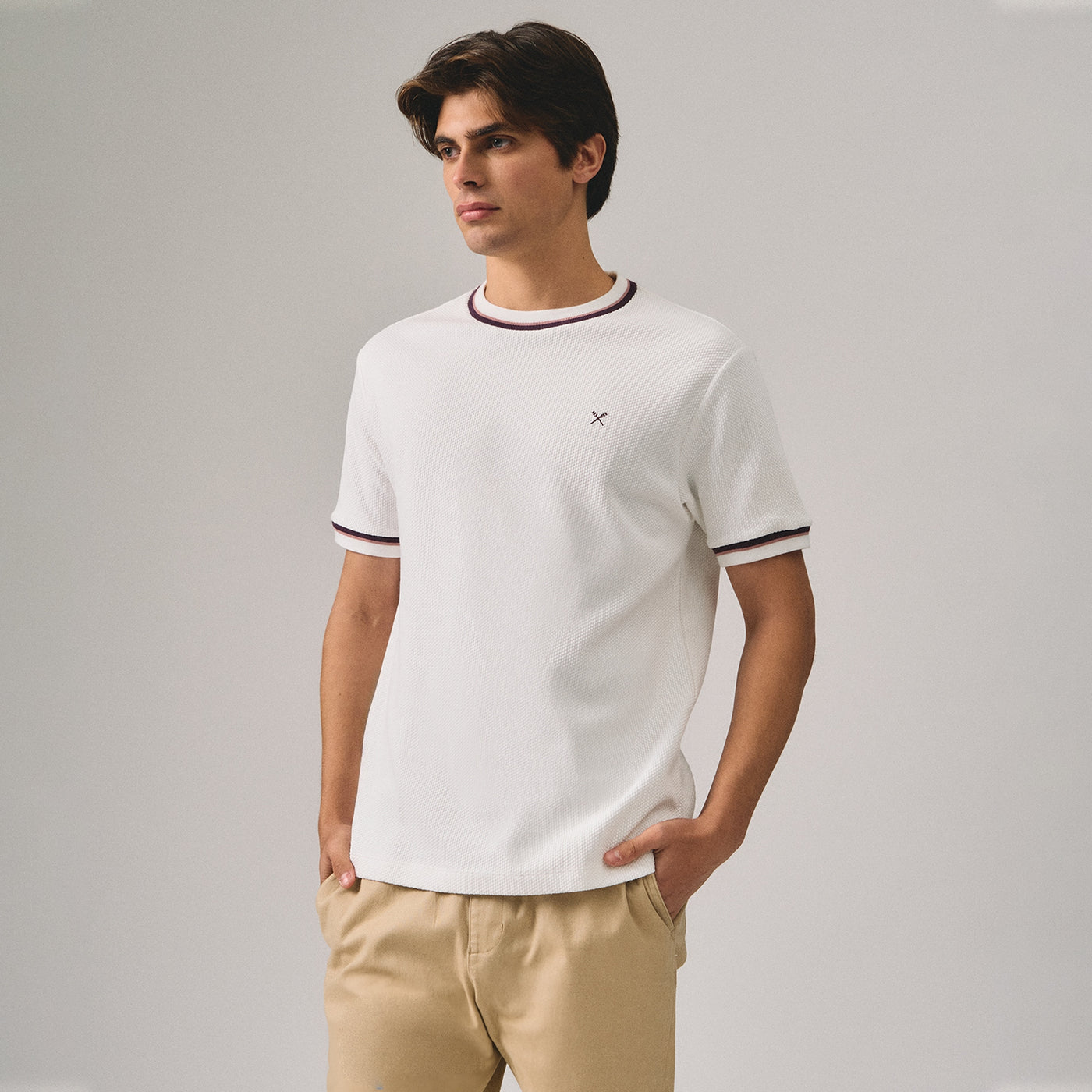 989533-Off White (1).jpg