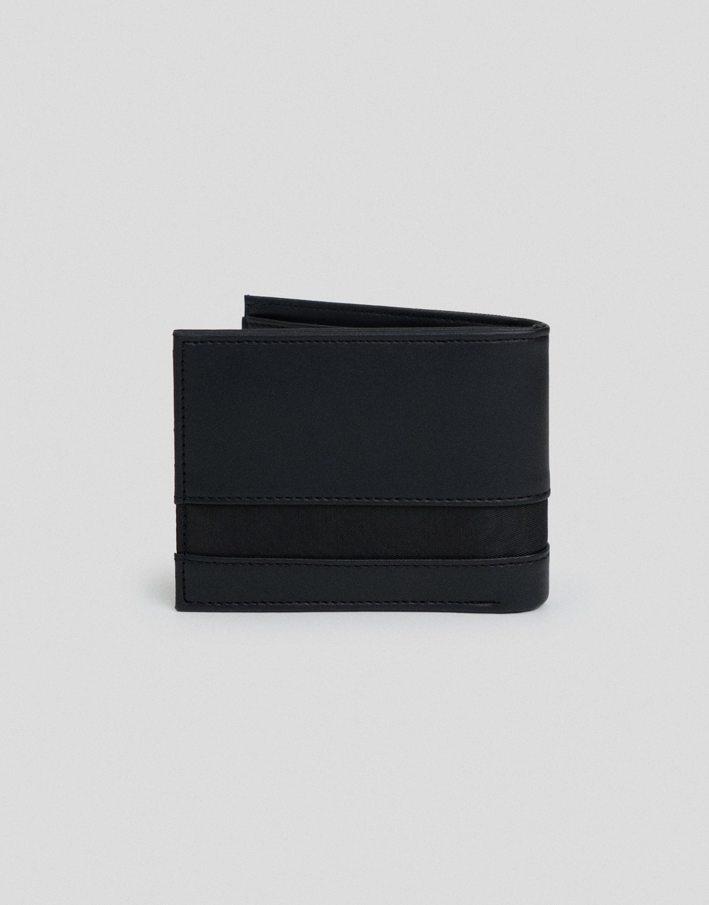 Bi-Fold Wallet With Trim