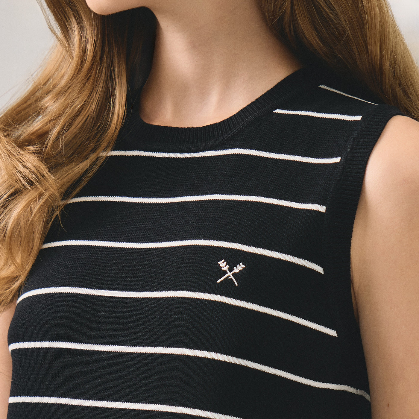 990737-Black (1).jpg