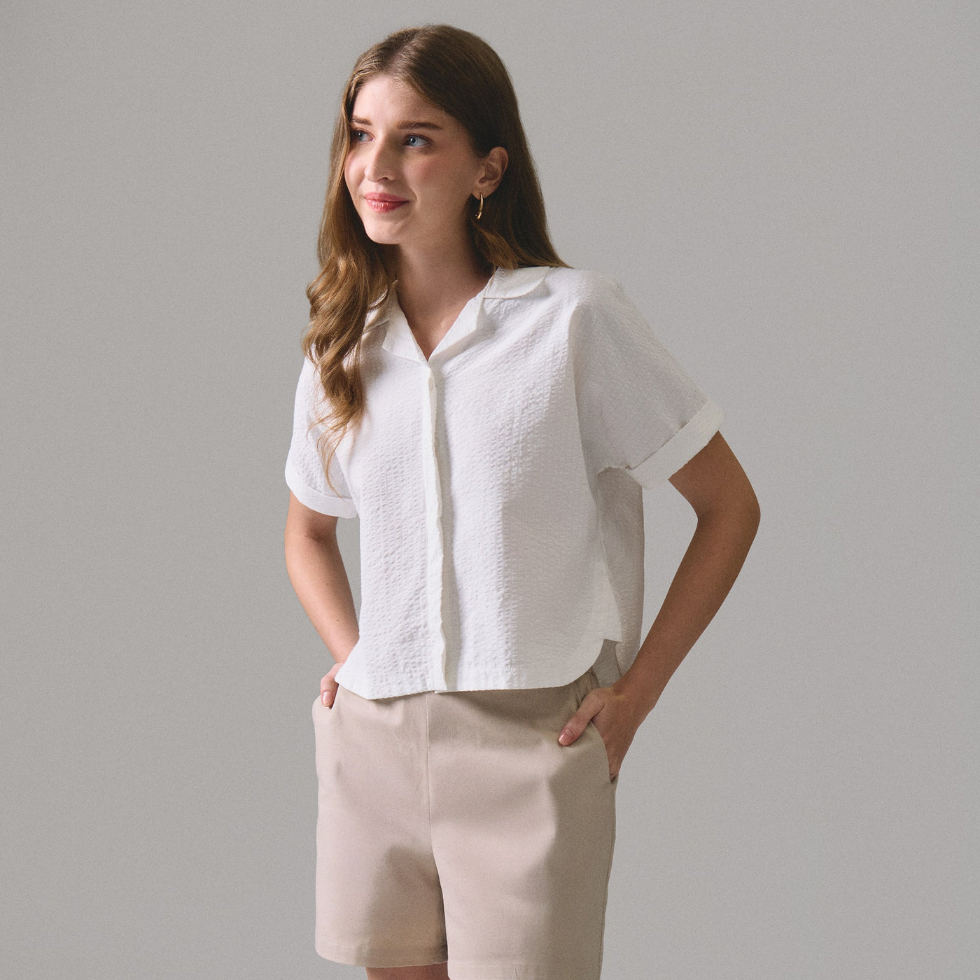 990741-Off White (1).jpg