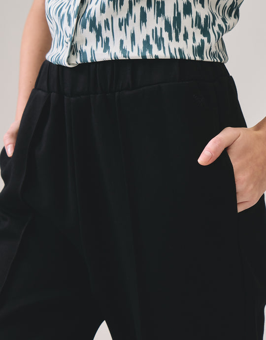 990746-Black (1).jpg