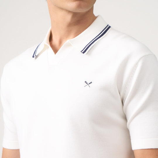 Regular Fit V-Placket Polo Shirt With Contrast Collar & Tipping In Textured Knit