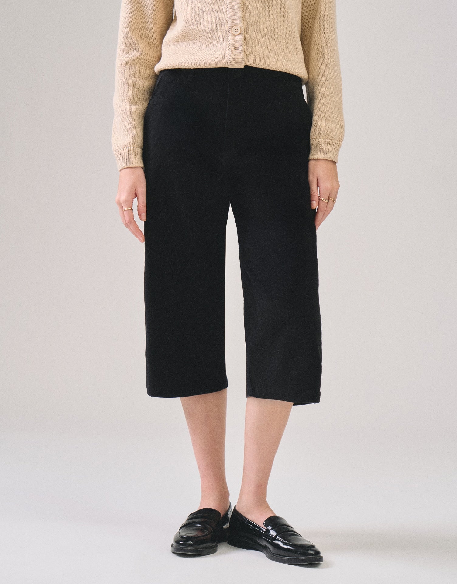 992637-Black (1).jpg