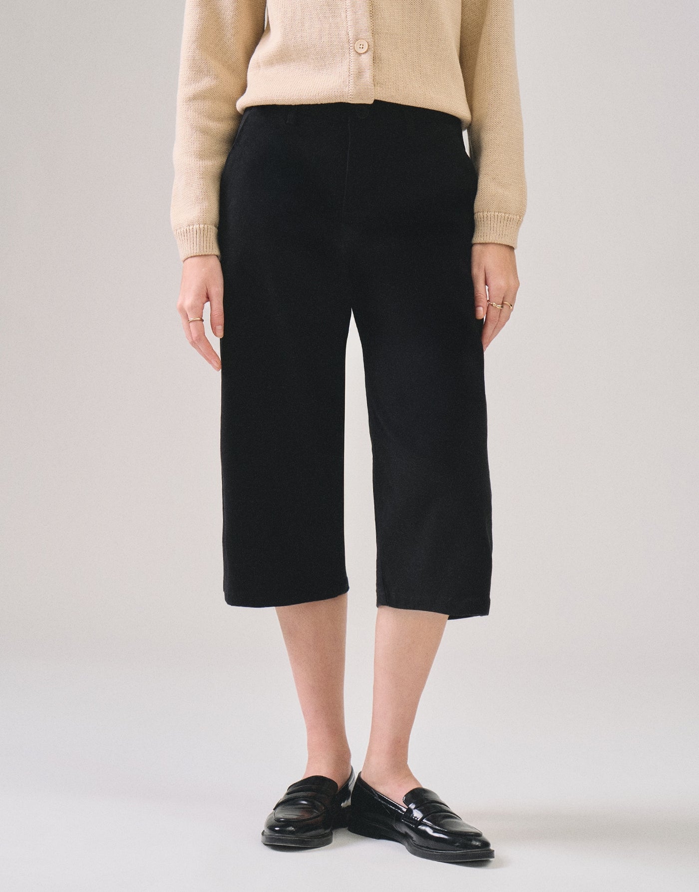 992637-Black (1).jpg