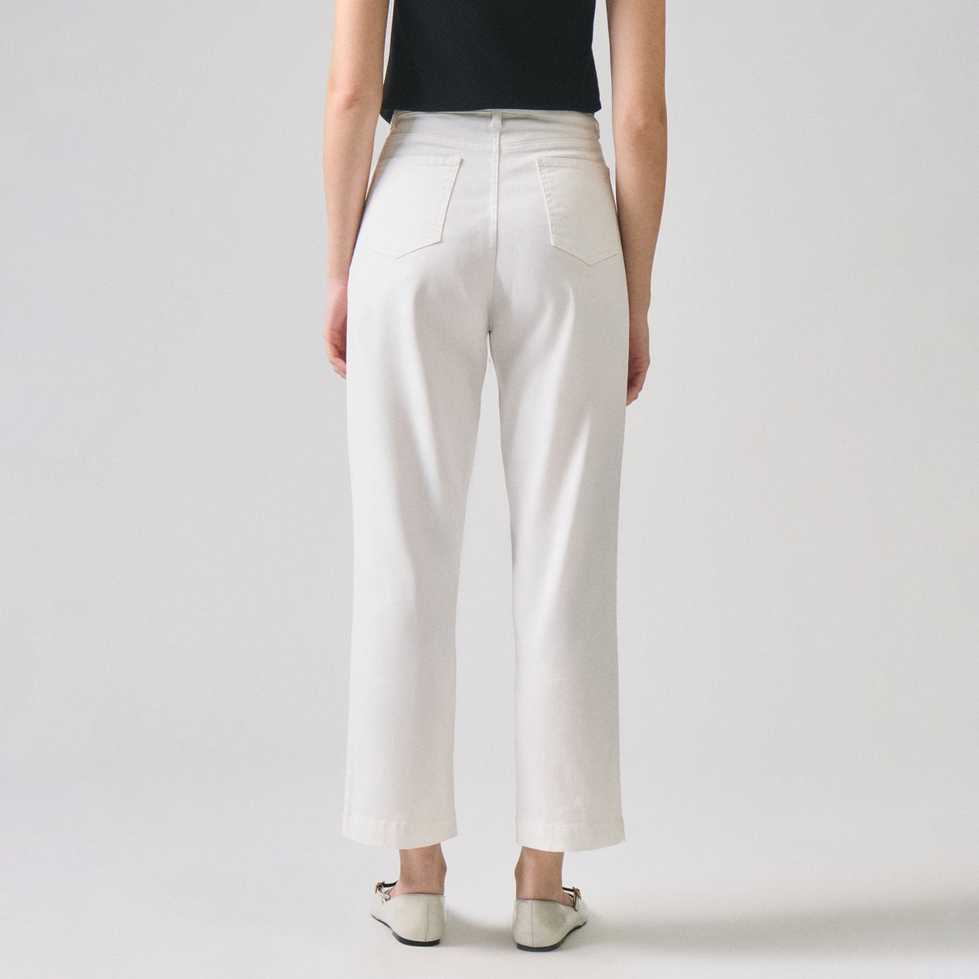 993091-Off White (1).jpg