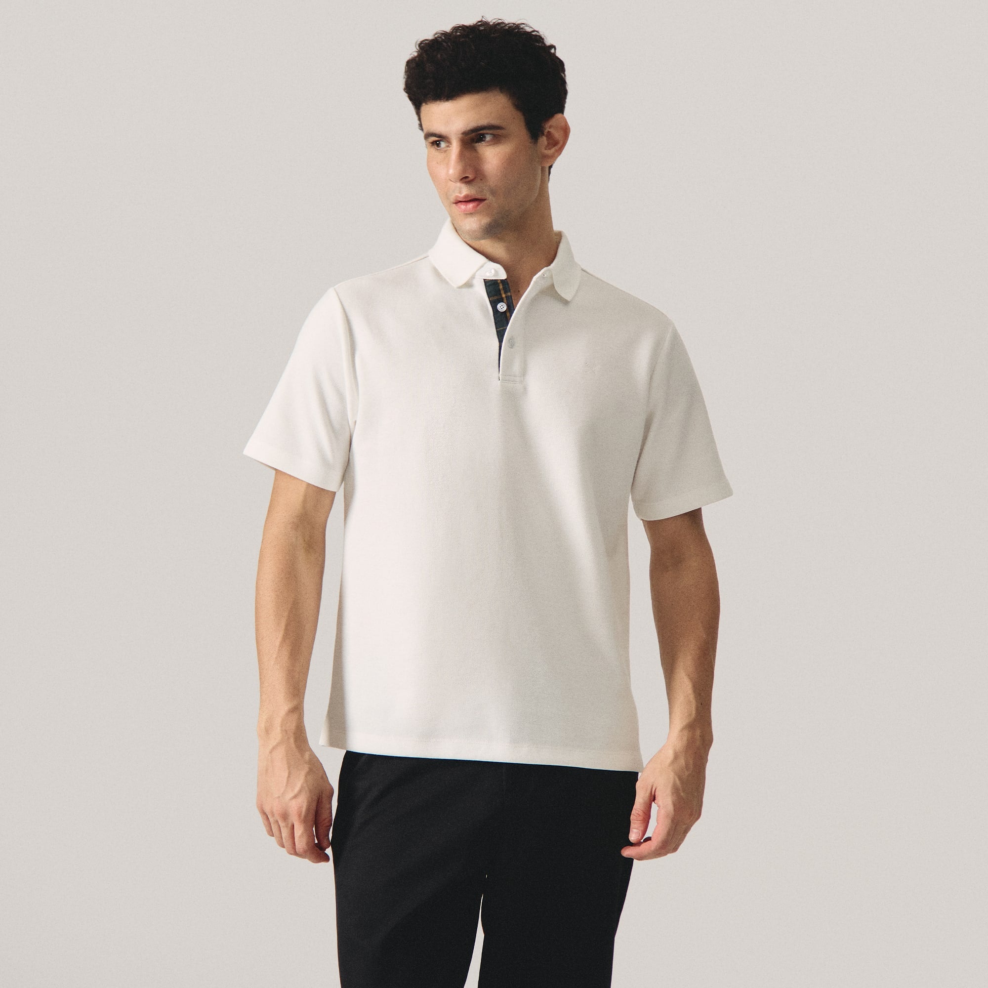 996144-Off White (1).jpg
