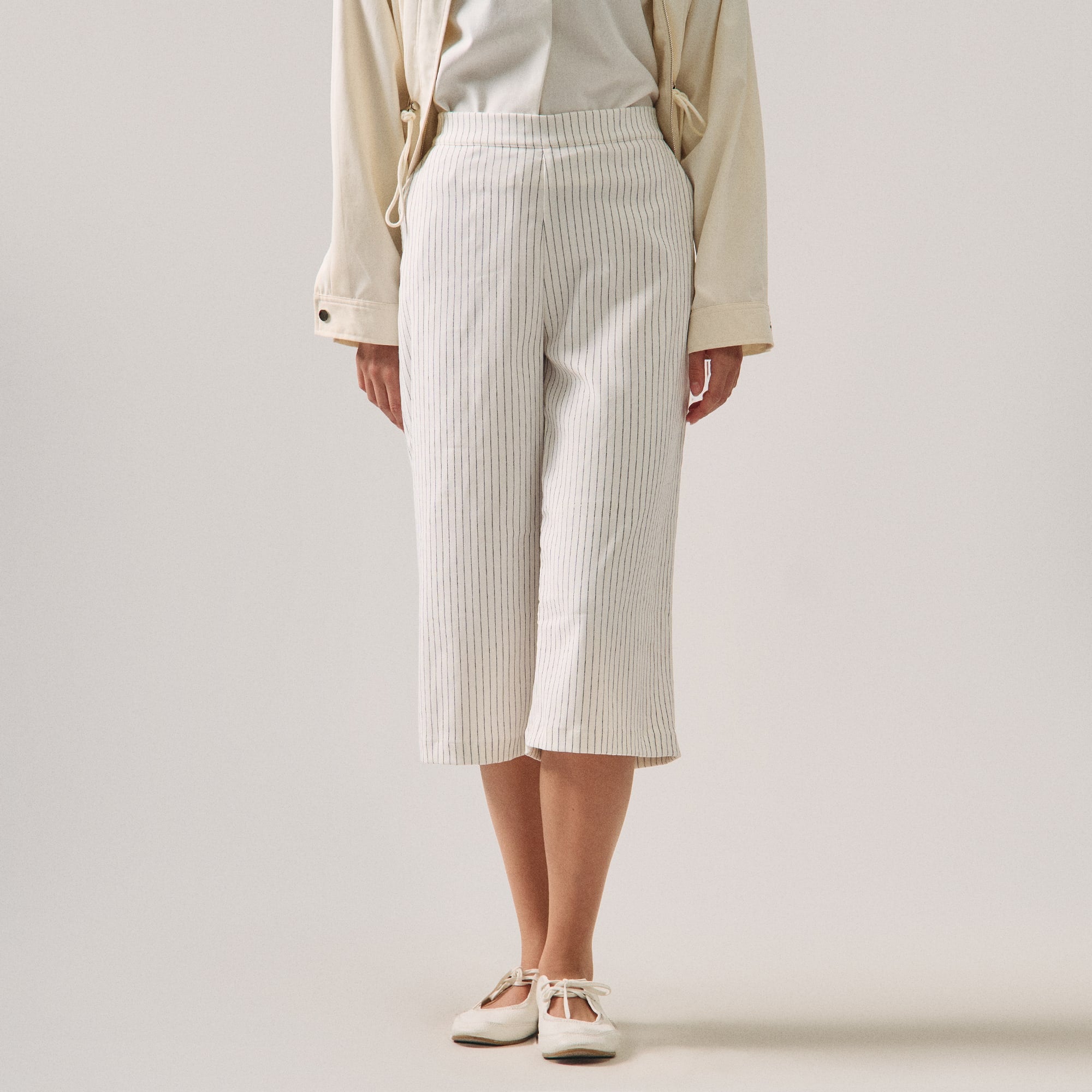 996603-Off White (2).jpg