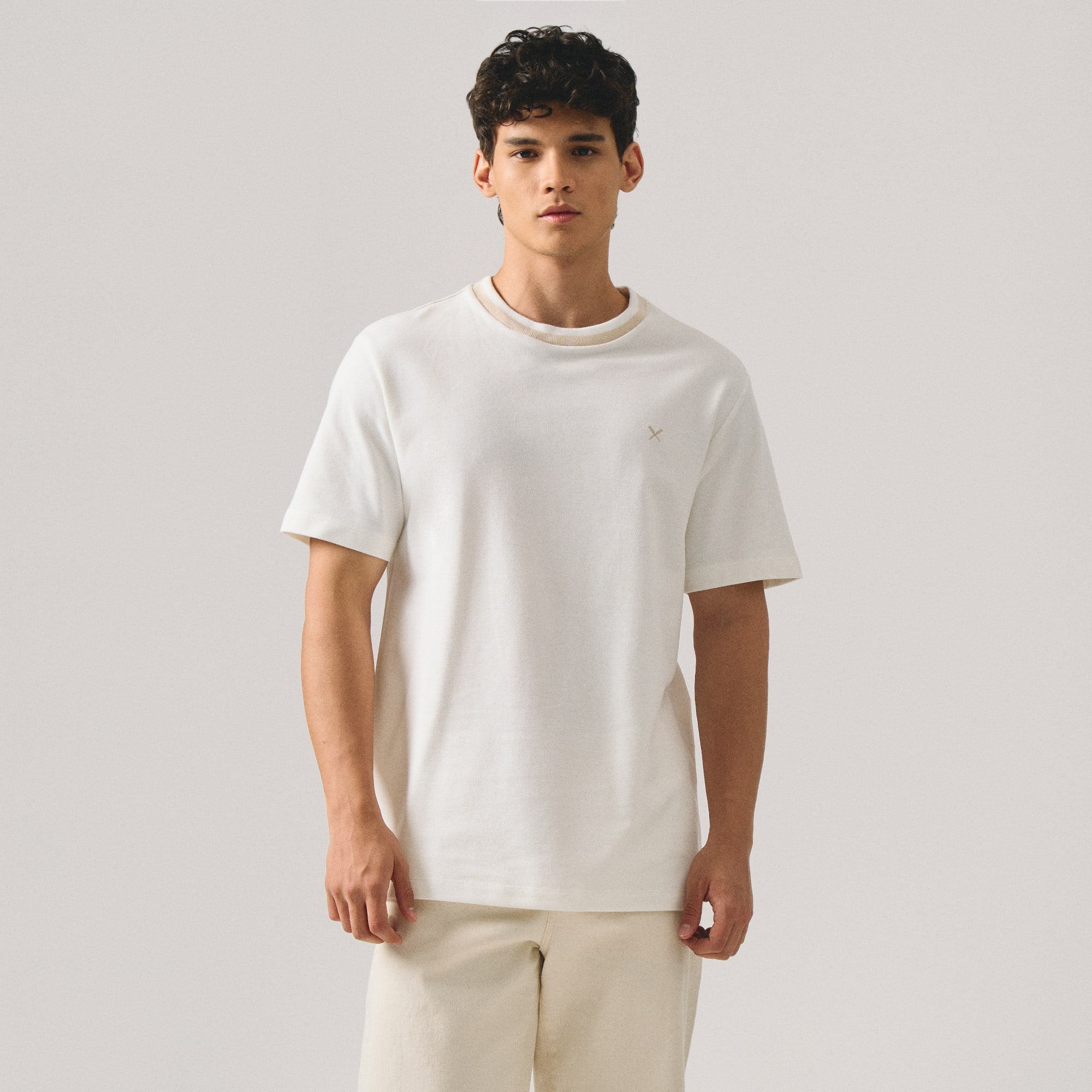 996745-Off White (3).jpg