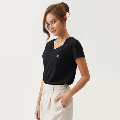 Regatta Essentials V Neck Tee Pocket Detail