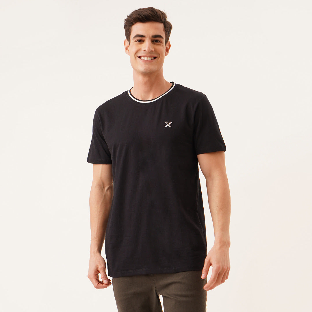 Tee With Contrast Neck Ribbing