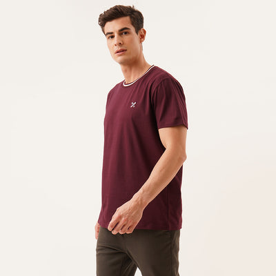 Tee With Contrast Neck Ribbing