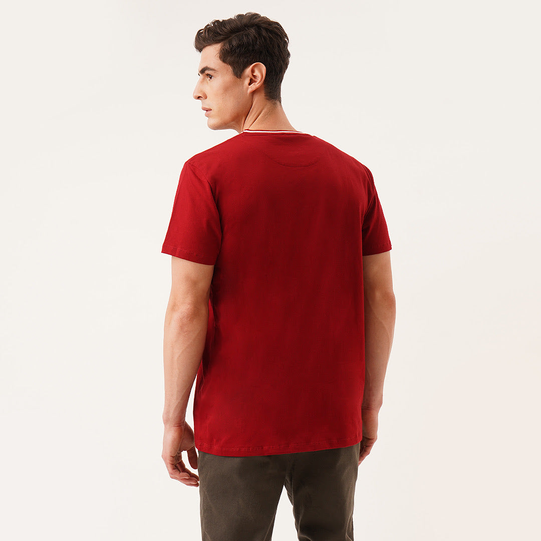 Tee With Contrast Neck Ribbing